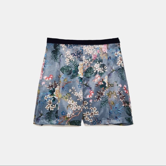 ZARA CONTRASTING VELVET/SILK  BERMUDA SHORTS - Picture 2 of 5